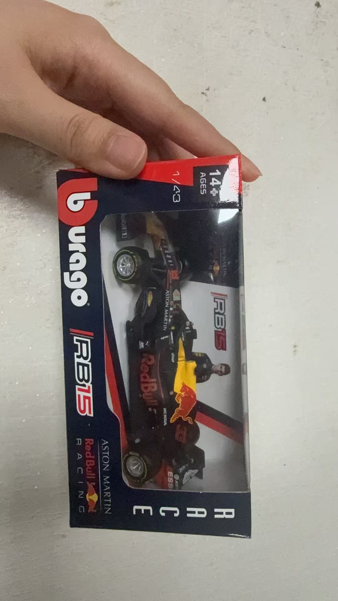 Bburago 1:43 F1 Ferrari SF25 M - Model Kit Italeri ulasan dan harga