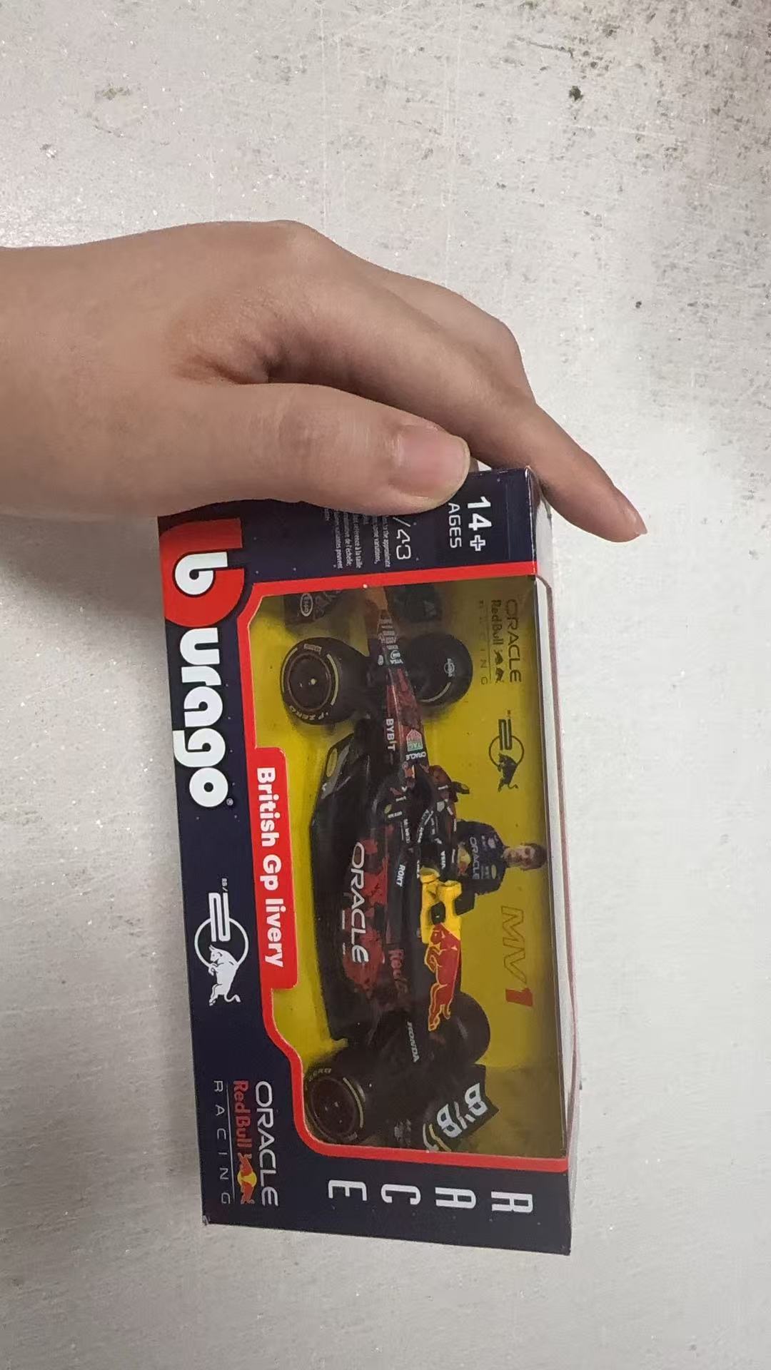 Bburago 1:43 F1 Ferrari SF25 M - Model Kit Italeri ulasan dan harga